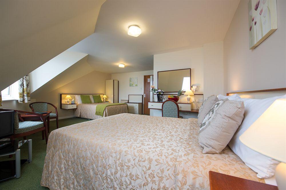The Samares Coast Hotel & Apartments Saint Helier Bagian luar foto